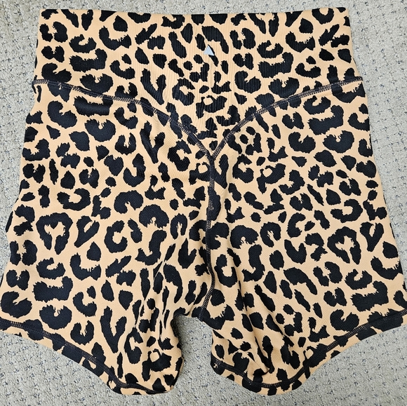 Vitality balance athletica ascend shorts - king cheetah - Picture 2 of 4